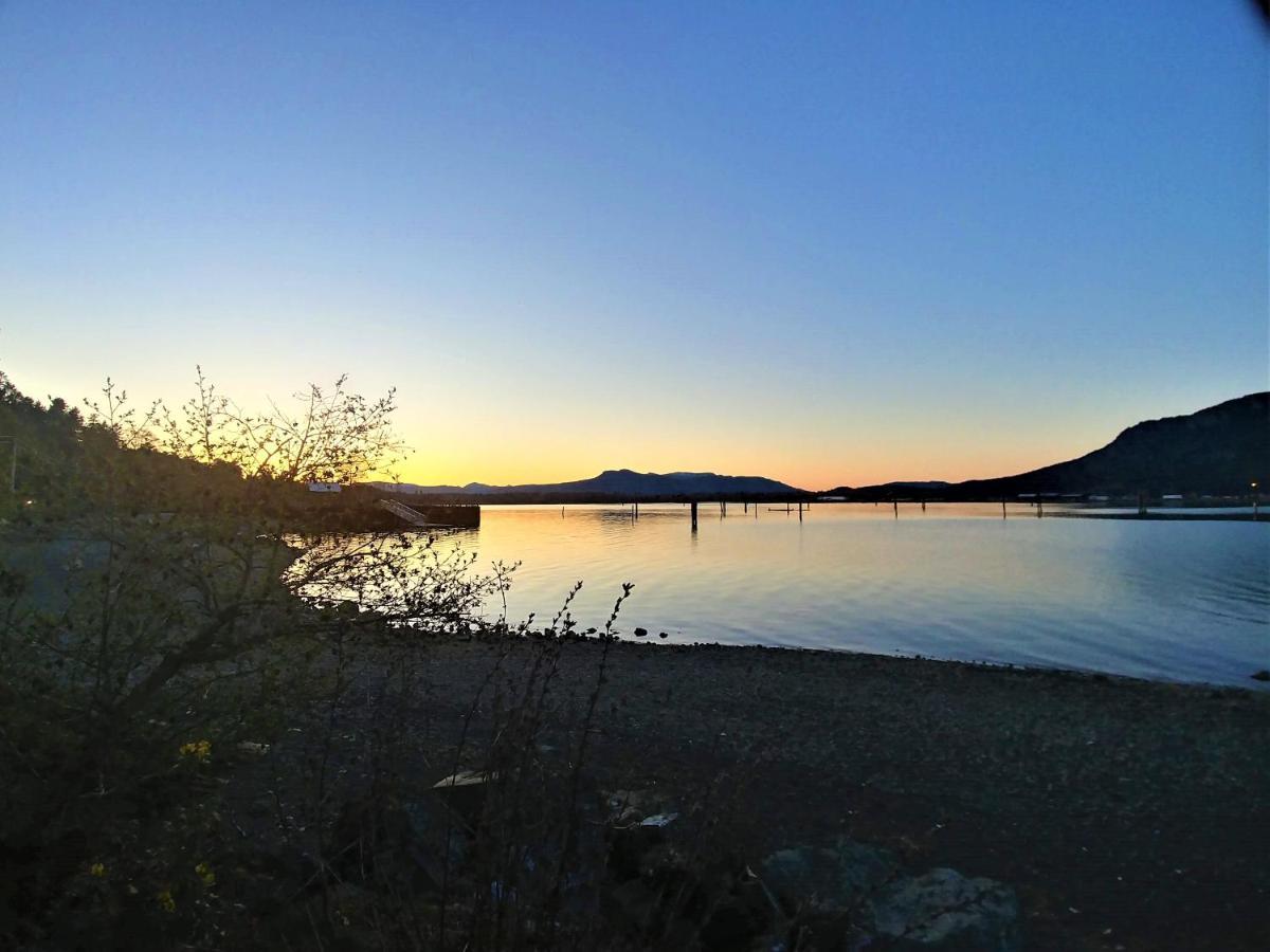 Wessex Inn By The Sea Cowichan Bay Exterior foto